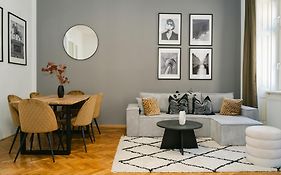 Cozy Apt Perfect For 4-6 Tv Metro Self-Checkin